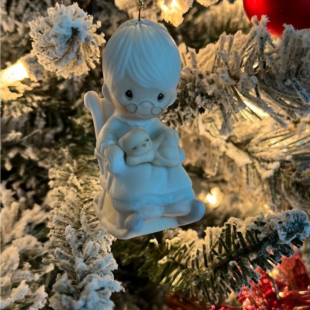 Precious Moments The Purr-fect Grandma Ornament Petting Cat Pastel Colors E-0516